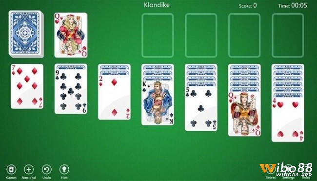 Cách chơi Solitaire trên máy tính là lấp đầy 4 chỗ trống bằng quân từ A đến K