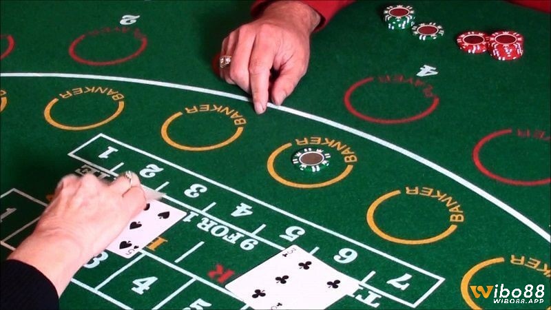 Luật rút thêm bài trò chơi Baccarat