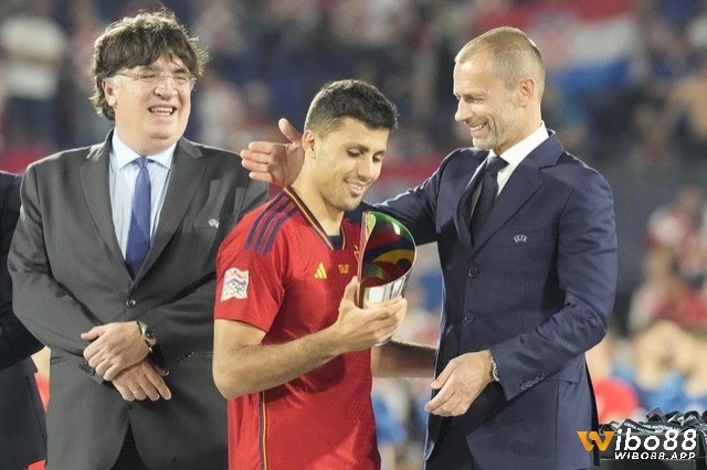 Rodri cầu thủ xuất sắc nhất trong mùa giải UEFA Nations League 2022