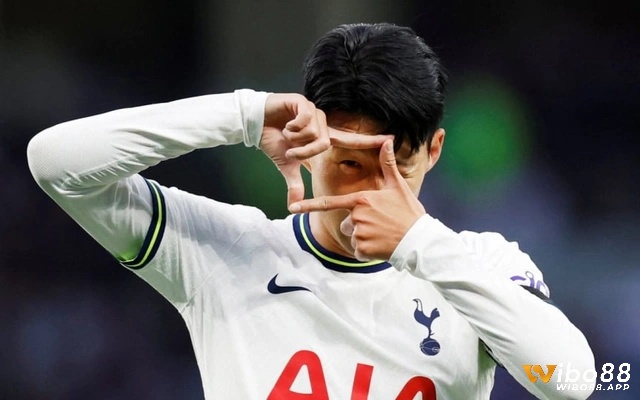 Vị trí tiền đạo trong đội hình xuất sắc nhất Tottenham phải kể đến Heung-Min Son