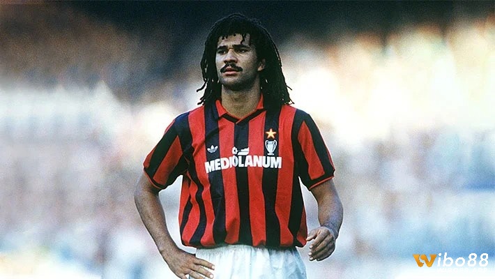 Ruud Gullit là cầu thủ có kỹ thuật điều chỉnh bóng hay nhất AC Milab