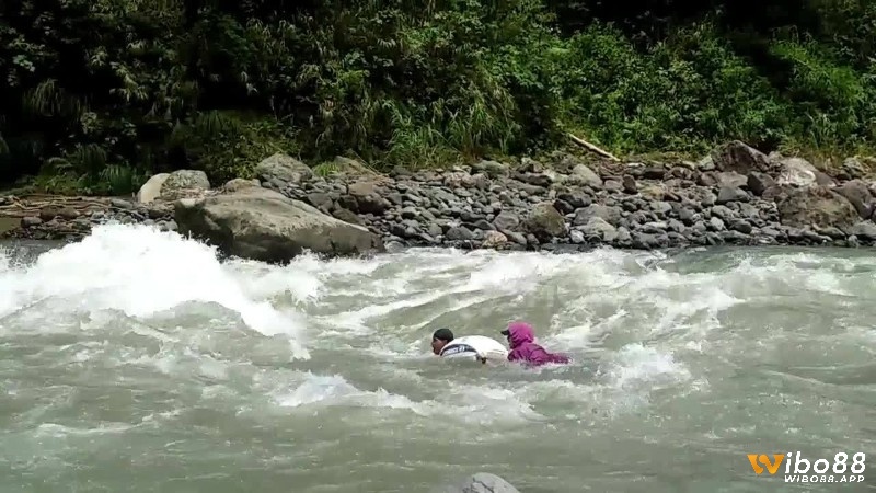 Chiêm bao thấy nước sông chảy xiết báo hiệu cuộc sống của bạn có thể đối diện với nhiều khó khăn