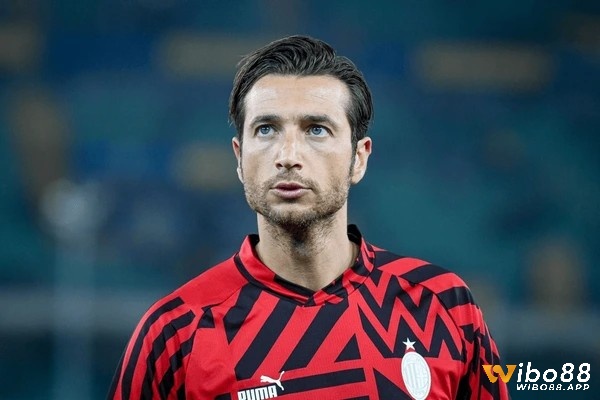  Antonio Mirante là một thủ môn hay nhất AC Milan