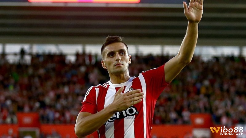 Đội hình xuất sắc nhất Southampton có tiền vệ trung tâm Dusan Tadic